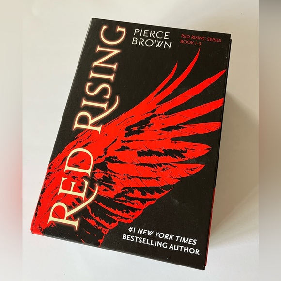 Pierce Brown Red Rising Trilogy Paperback Set - Picture 2 of 9